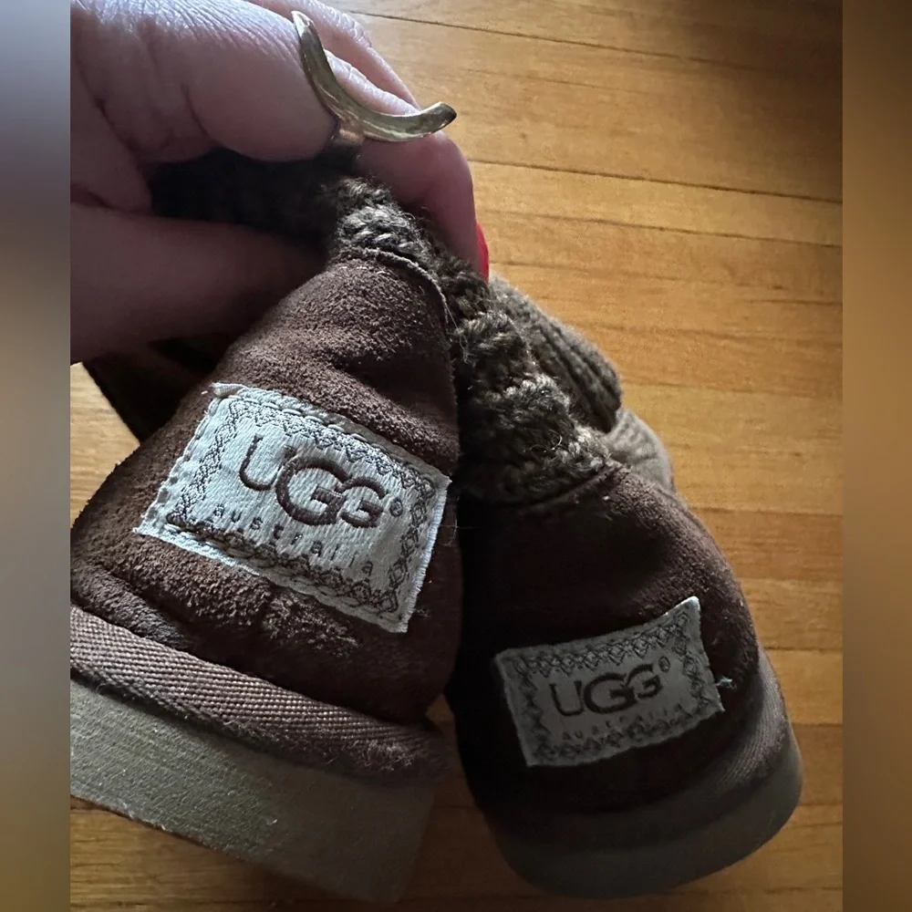 Ugg Classic Cardy Boot in Brown, Size 9